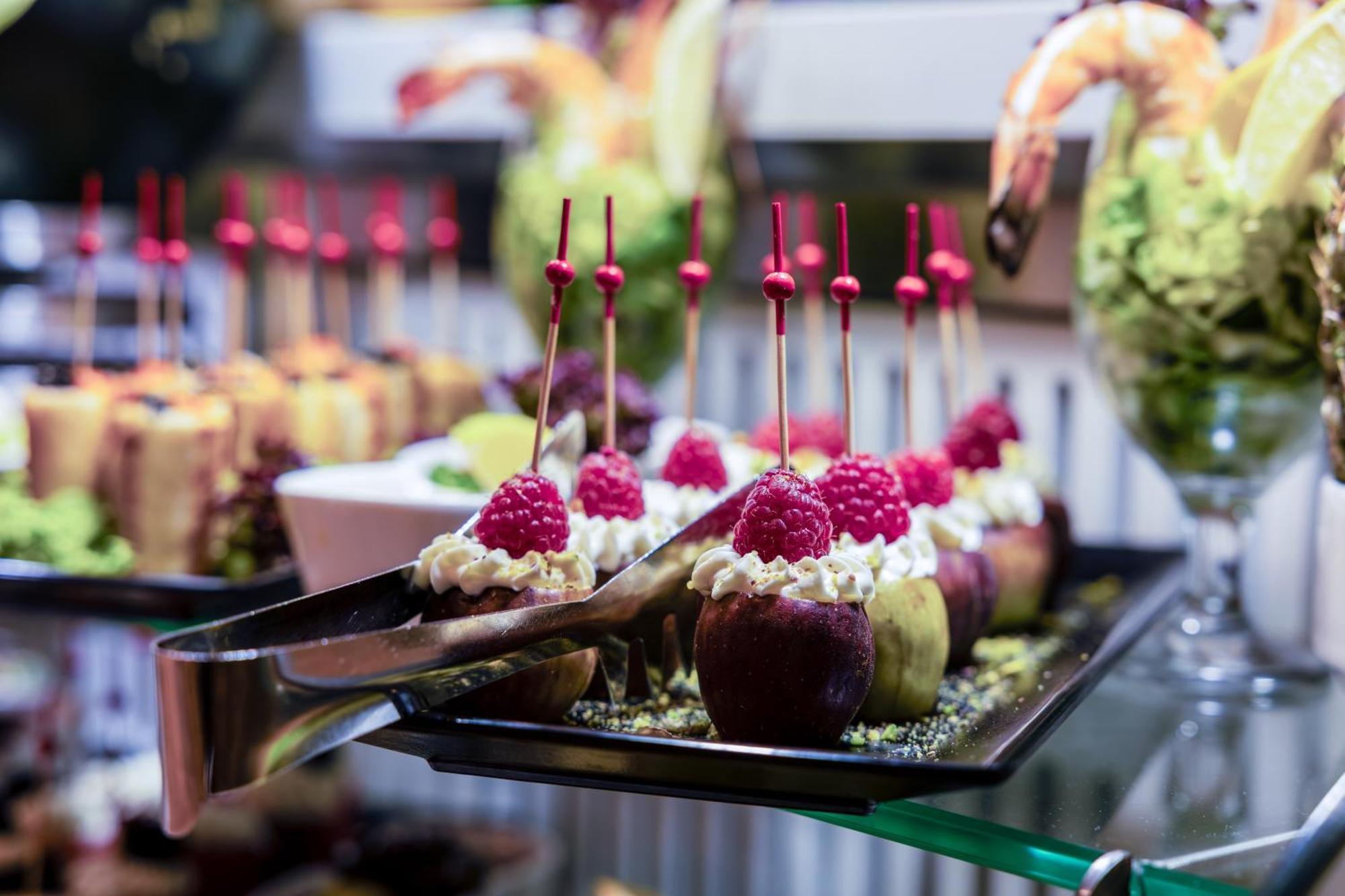 Maden Alrawda Hotel Medina Kültér fotó